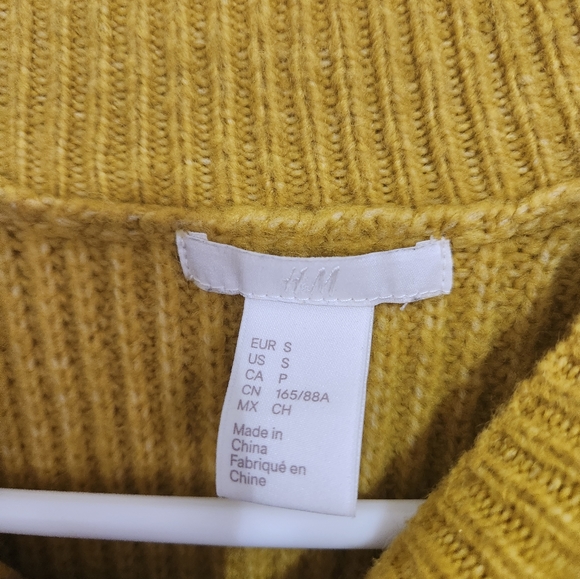 H&M Sweater - Picture 3 of 3